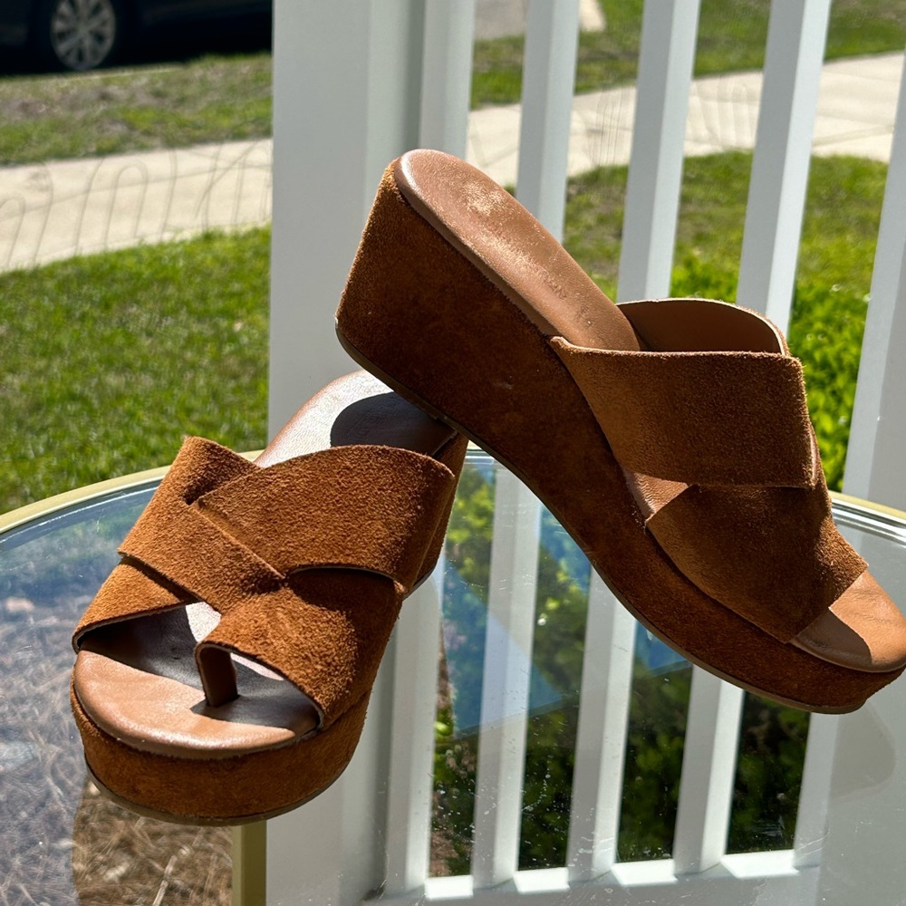 Sophia Milano Suede Wedge Sandals Size 7 & 1/2